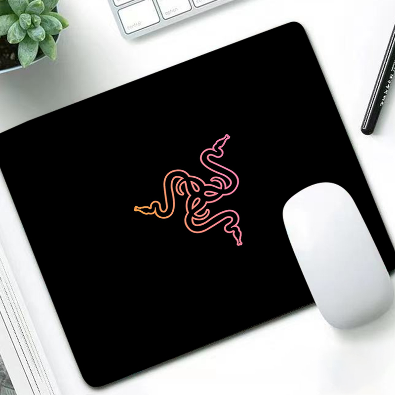 Razer Luxury Mouse Pad Anime G - Tech Accessories Desk 评论和价格